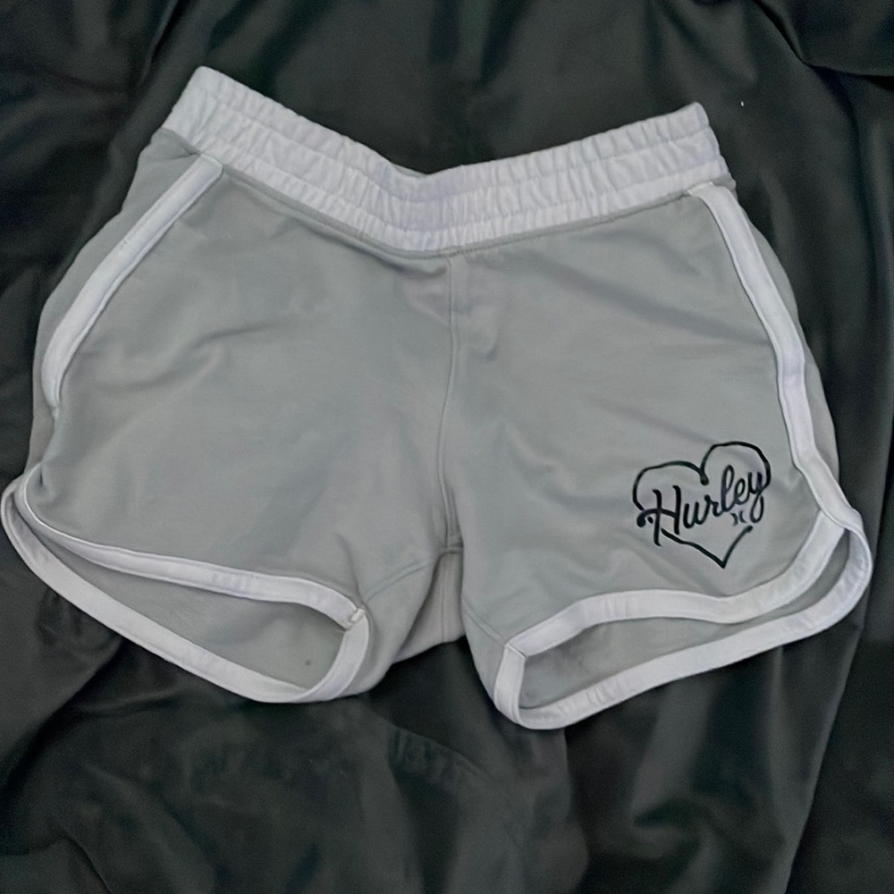 hurley shorts🤍🌊